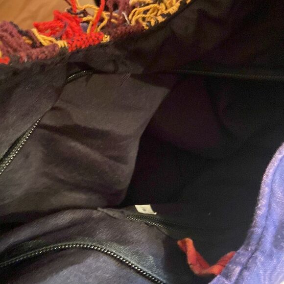 HOBO bag - really cute - zips up in middle too - Picture 8 of 12